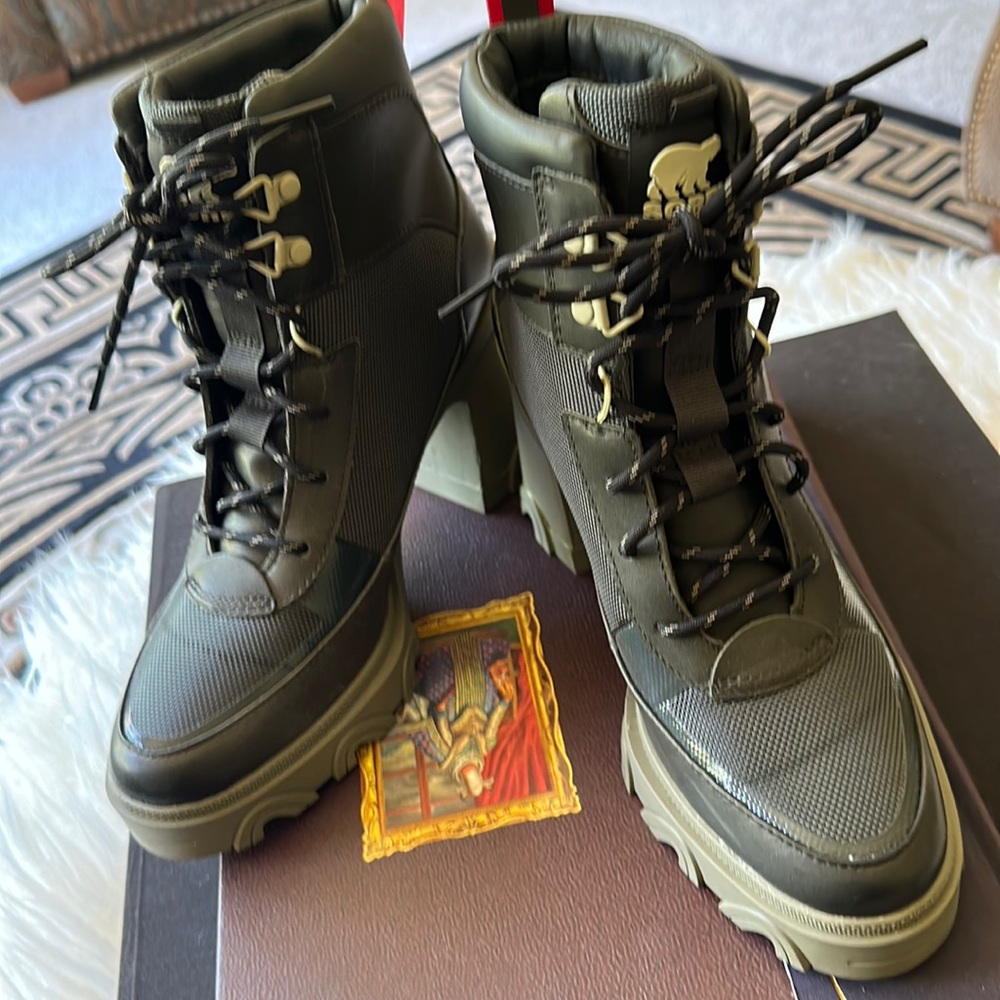 Sorel utility boots